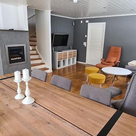 Cheerful 4-Bedroom Home With Fireplace, 1,5Km From Flam Center Aurland Exterior foto